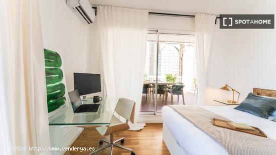 Habitación en piso compartido en barcelona. - BARCELONA