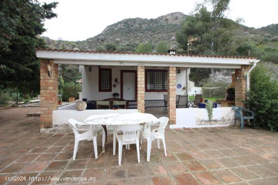 Casa con Terreno Rústico - MALAGA