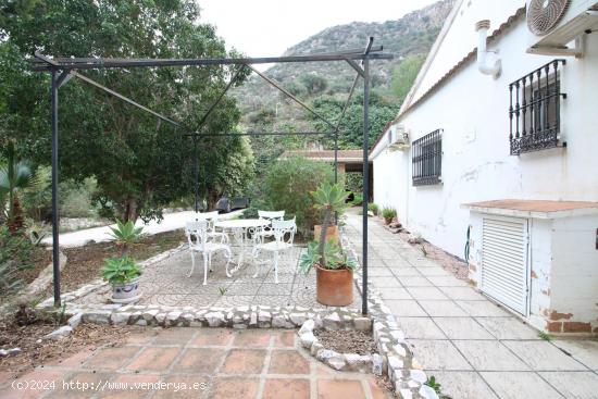 Casa con Terreno Rústico - MALAGA