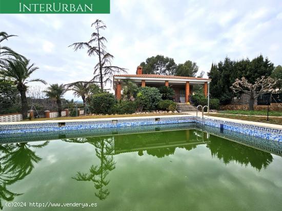  Magnifico chalet c/ pista de tenis y piscina en Olocau - VALENCIA 