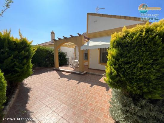 PRECIOSO BUNGALOW CON PARCELA AJARDINADA  EN COUNTRY CLUB - MURCIA