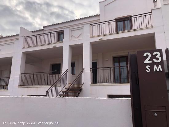 VIVIENDA ADOSADA EN CASARES HILLS (ZONA MAJESTIC) PARA ENTRAR A VIVIR. - MALAGA