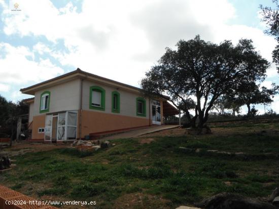 Se VENDE CHALET en CERES GOLF - CACERES