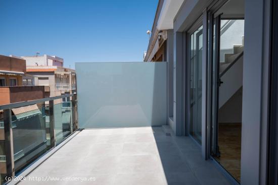 Ático reformado con vistas al mar - ALICANTE