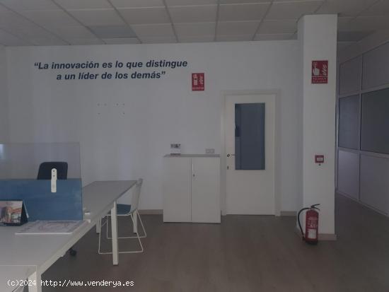 ESTUPENDO LOCAL CON OFICINAS EN EL POLÍGONO CALONGE - SEVILLA