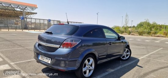 Opel GT Gt 1.9 Cdti 120 Sport de 2007 con 320.000 Km por 2.500 EUR. en Madrid