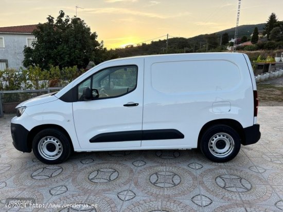 Peugeot Partner Pro Standard 600kg BlueHDi 73kW de 2021 con 46.749 Km por 14.950 EUR. en Toledo