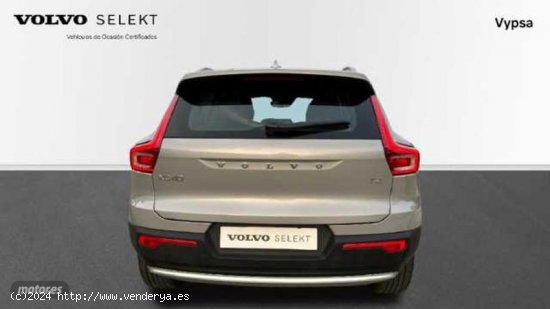 Volvo XC40 1.5 T2 CORE AUTO 129 5P de 2023 con 19.278 Km por 35.900 EUR. en Malaga