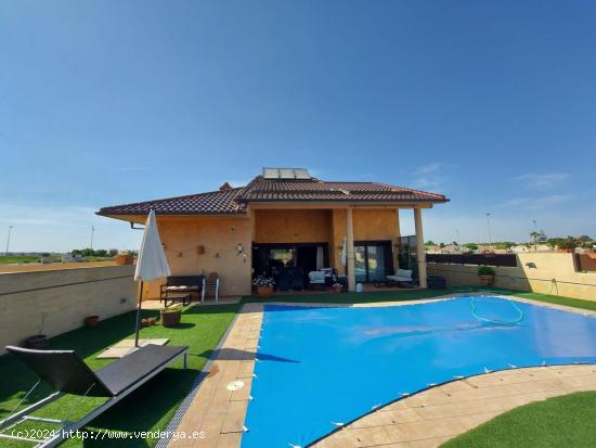 VENTA-VILLA -214M2-4D-3B-SANTIAGO DE LA RIVERA- PARCELA 784M2-SOTANO 679M2-PISCINA-GIMNASIO - MURCIA