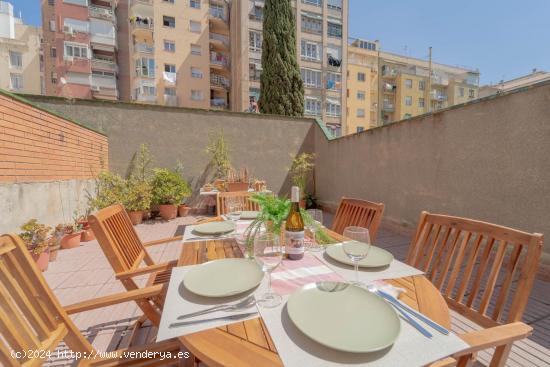 ¡Descubre esta espectacular vivienda con gran terraza de 67m2 situada en el apreciado Passeig de Sa