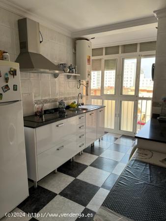 Fantástica vivienda próxima al hospital - CADIZ