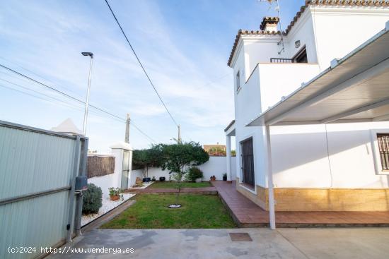 Chalet de 4 dormitorios en la zona de Carboneros - CADIZ