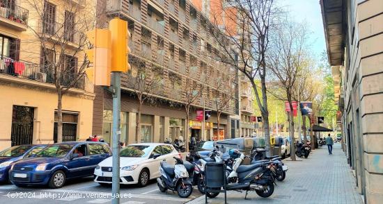 Local comercial en venta en calle Diputación, Fort Pienc - Barcelona - BARCELONA