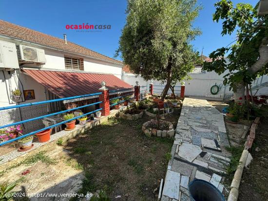 CASA CON COCHERA Y TEJADO NUEVO A LA VENTA - CORDOBA