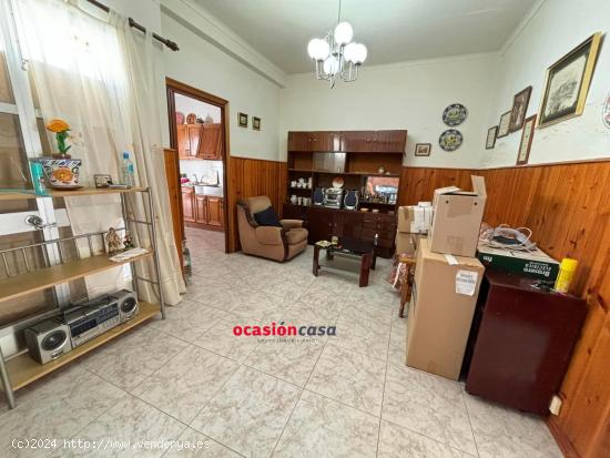 CASA CON TEJADO NUEVO A LA VENTA EN EL CENTRO - CORDOBA