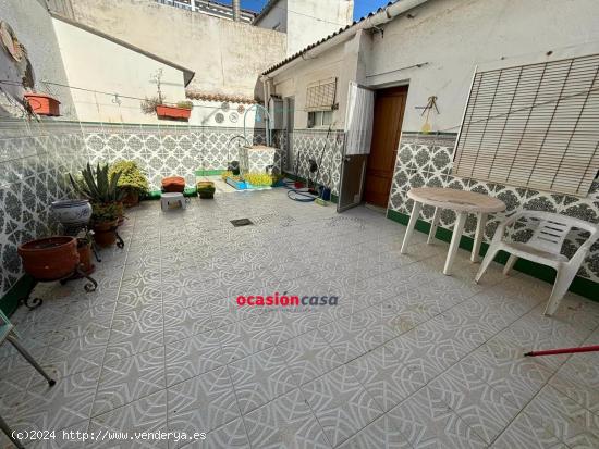 CASA CON TEJADO NUEVO A LA VENTA EN EL CENTRO - CORDOBA