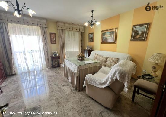 Preciosa vivienda con piscina, cochera y trastero en Zona Arcángel - CORDOBA