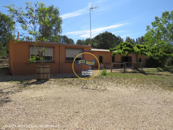 OPORTUNIDAD CASA DE CAMPO CON LICENCIA TURÍSTICA EN LA SIERRA MARIOLA DE BOCAIRENT (VALENCIA) - VAL