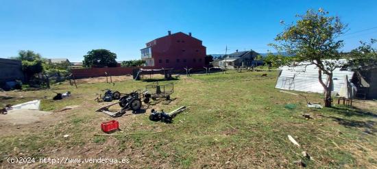 SOLAR PARA HACERTE UNA CASA CERCA DEL CENTRO - PONTEVEDRA