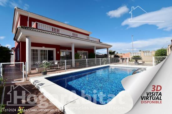 ESPECTACULAR CHALET SEMINUEVO CON PISCINA, GARAJE, BARBACOA Y TERRAZA - VALENCIA