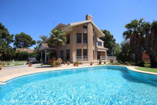  CHALET EN VENTA EN SANTA APOLONIA - VALENCIA 