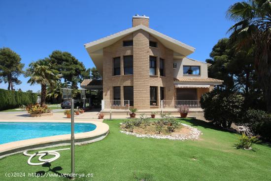 CHALET EN VENTA EN SANTA APOLONIA - VALENCIA