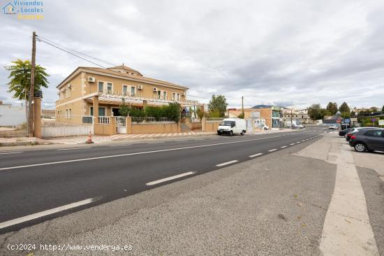  Hotel de 12 habitaciones y gran salón de fiestas en Moraleda de Zafayona - GRANADA 