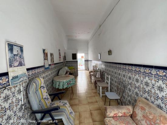 Casa muy espaciosa de 3 dormitorios en Dolores - ALICANTE