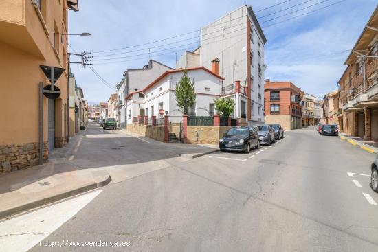  Casa en el centro de Santpedor con mucho potencial - BARCELONA 