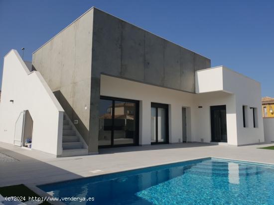  VILLAS DE OBRA NUEVA EN PINAR DE CAMPOVERDE - ALICANTE 