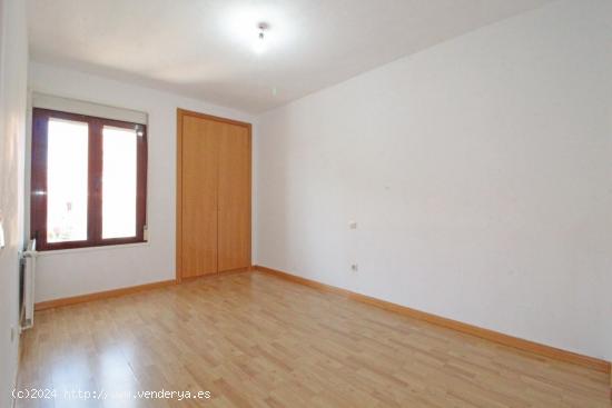 Se Vende Chalet en Espartales. - MADRID