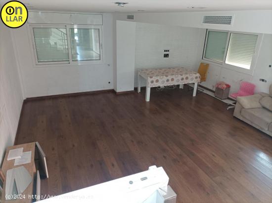 GRAN CASA CON PISCINA, 5 DORMITORIOS, ASCENSOR, 15 MIN PLAYA, REFORMAR A GUSTO - BARCELONA