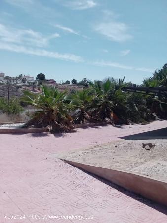 ¡Espectacular casa rural con piscina y cerca del campo de golf! - MURCIA