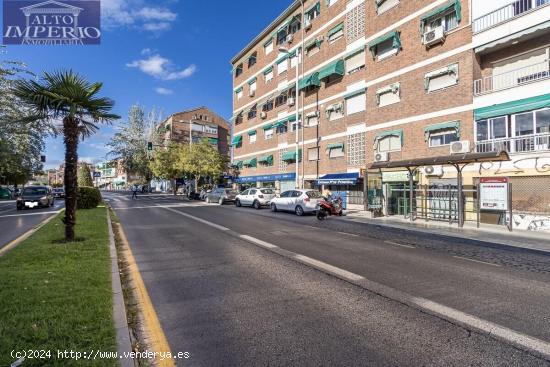  Traumatología (junto). Local comercial con mucho paso de personas. 2 baños. - GRANADA 