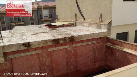 Lote de 5 adosados en construcción en Onil - ALICANTE