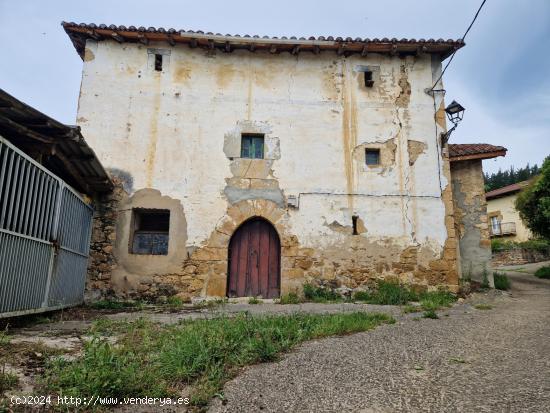 CASA PARA REFORMAR CON TERRENO EN VALLE DE MENA - BURGOS