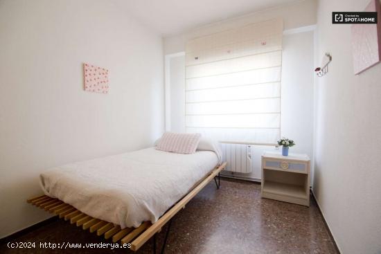 Acogedora habitación en alquiler en un apartamento de 3 dormitorios en Móstoles - MADRID