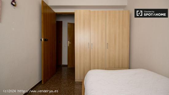 Acogedora habitación en alquiler en un apartamento de 3 dormitorios en Móstoles - MADRID