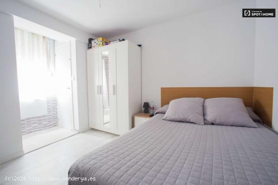 Habitación soleada, apartamento de 3 dormitorios en Camins al Grau, Valencia - VALENCIA