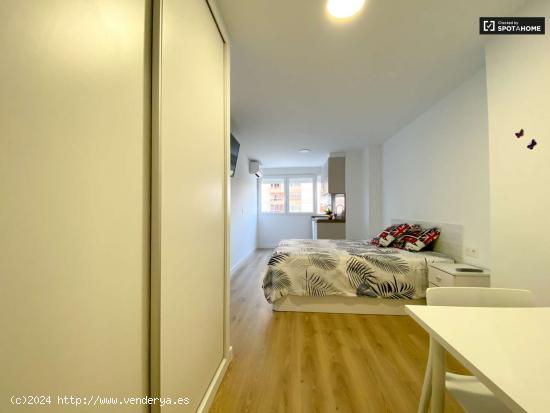  Moderna habitación en alquiler en piso compartido de 4 dormitorios en Algirós - VALENCIA 