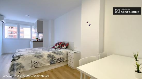 Moderna habitación en alquiler en piso compartido de 4 dormitorios en Algirós - VALENCIA