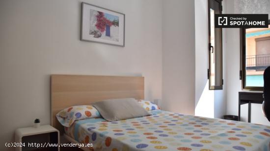 Se alquila habitación en piso de 2 dormitorios en Ayora, Valencia - VALENCIA