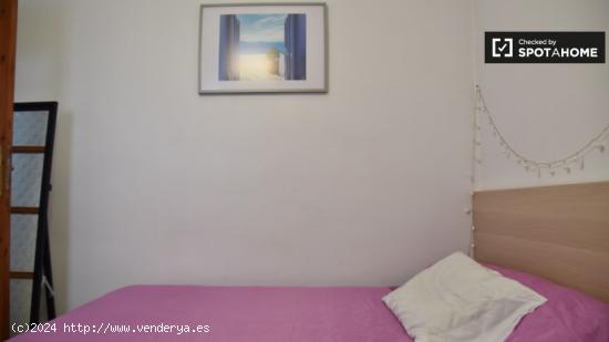 Se alquila habitación en piso de 2 dormitorios en Ayora, Valencia - VALENCIA