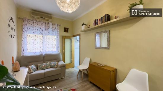 Apartamento luminoso con secador de arriba-y-venir de Sant Marti, cerca de la playa y del centro de 