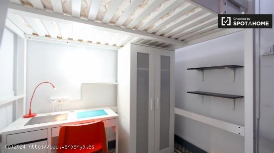 Acogedora habitación en apartamento de 10 habitaciones en Ciutat Vella. - VALENCIA