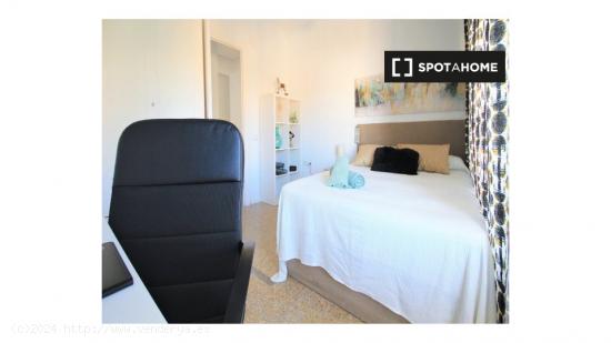 Habitación en piso compartido en valencia. - VALENCIA