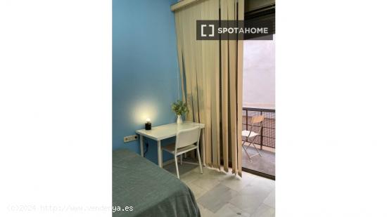 Habitación en piso compartido en Sevilla - SEVILLA