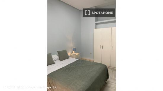 Habitación en piso compartido en Sevilla - SEVILLA