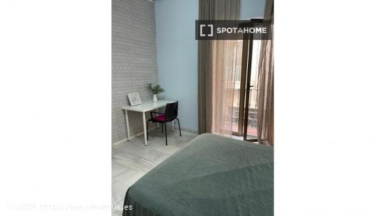 Habitación en piso compartido en Sevilla - SEVILLA