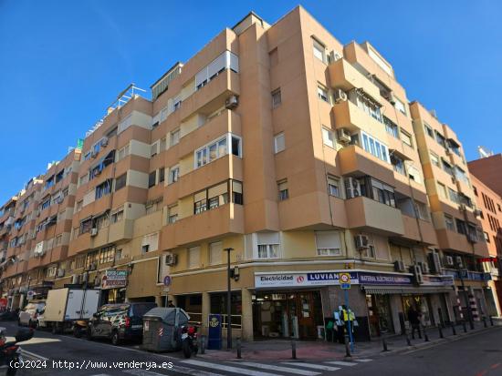  Piso frente a la comisaria de policia, con garaje subterraneo - ALICANTE 